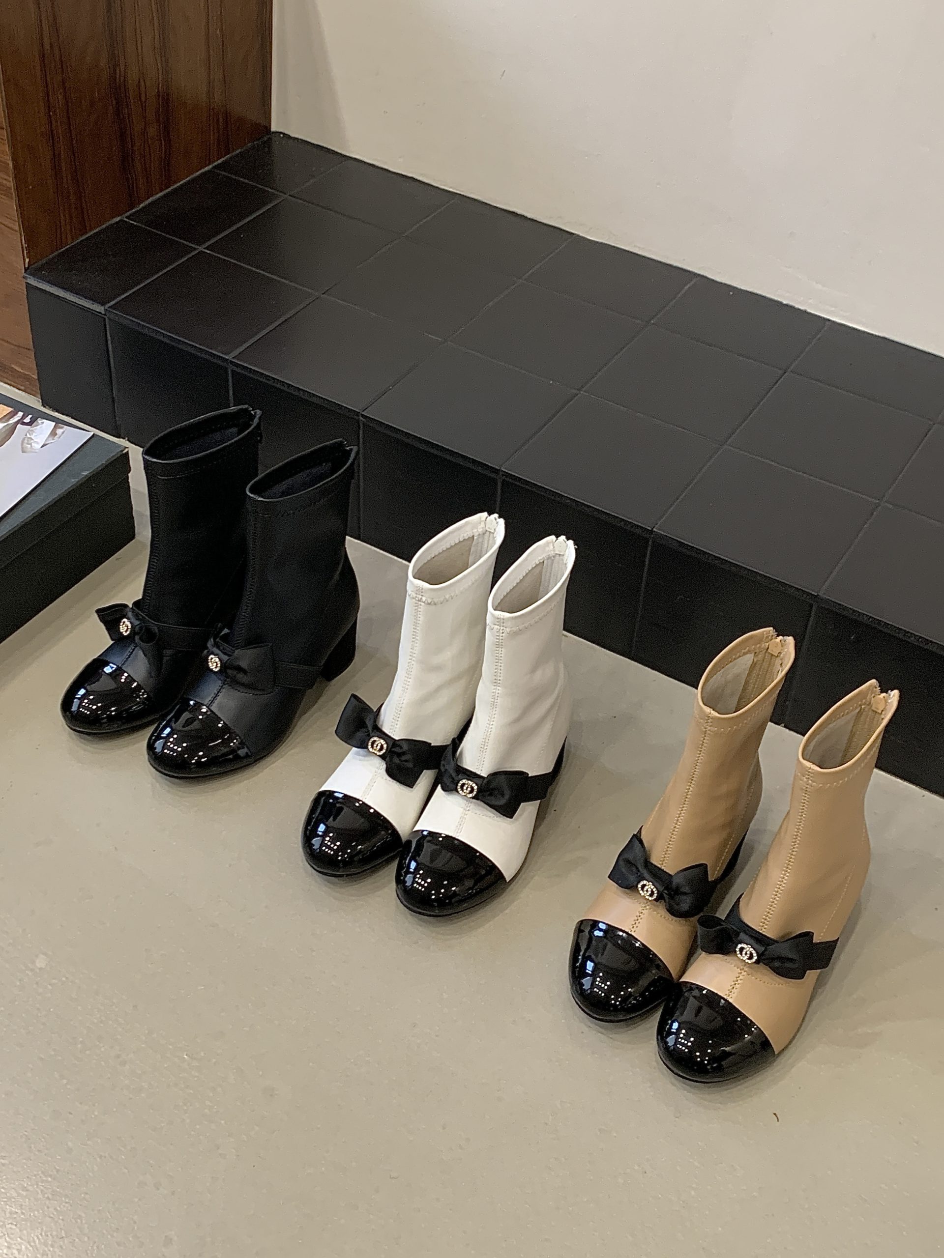 Chanel Style Round Toe Color Block Riding Boots 2025 Autumn New Elegant Chunky Heel Mid Calf Boots for Women
