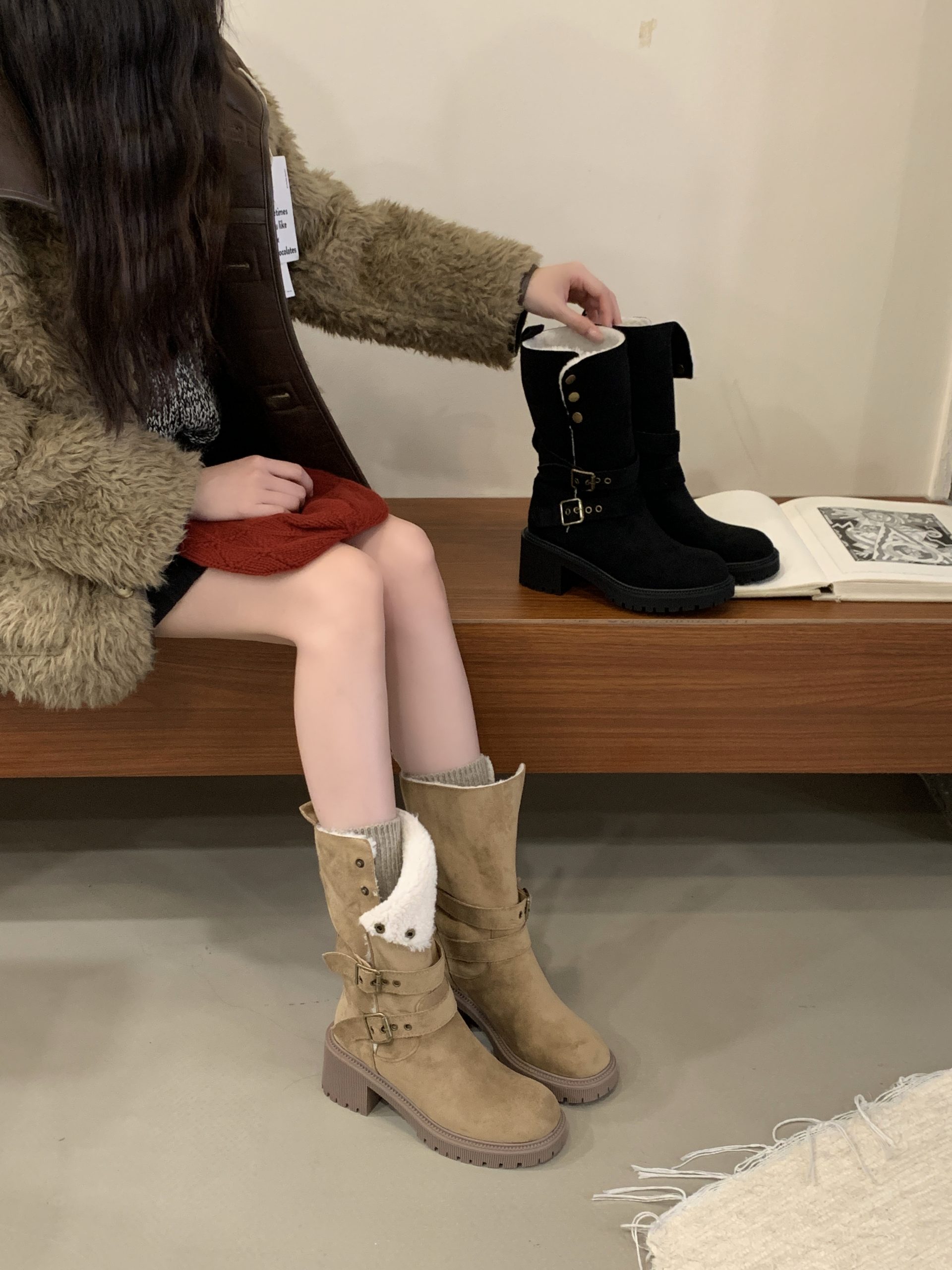 2025 New Retro Faux Shearling Western Cowboy Boots for Women Autumn Chunky Heel Short Boots Slim Fit Martin Boots - Image 4
