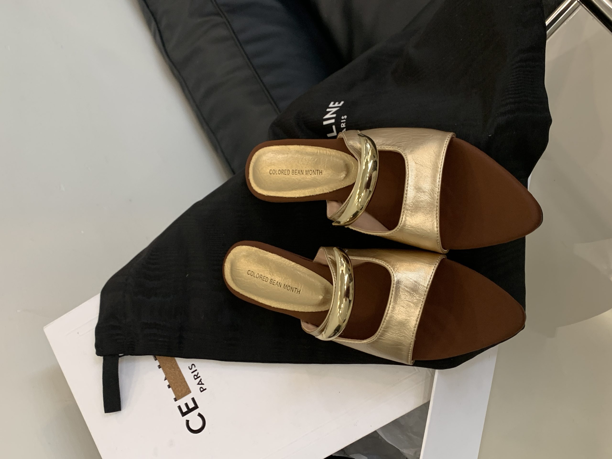 2025 New Summer Pointed Toe Flat Slippers Women Comfortable Open Toe Sandals - Image 2
