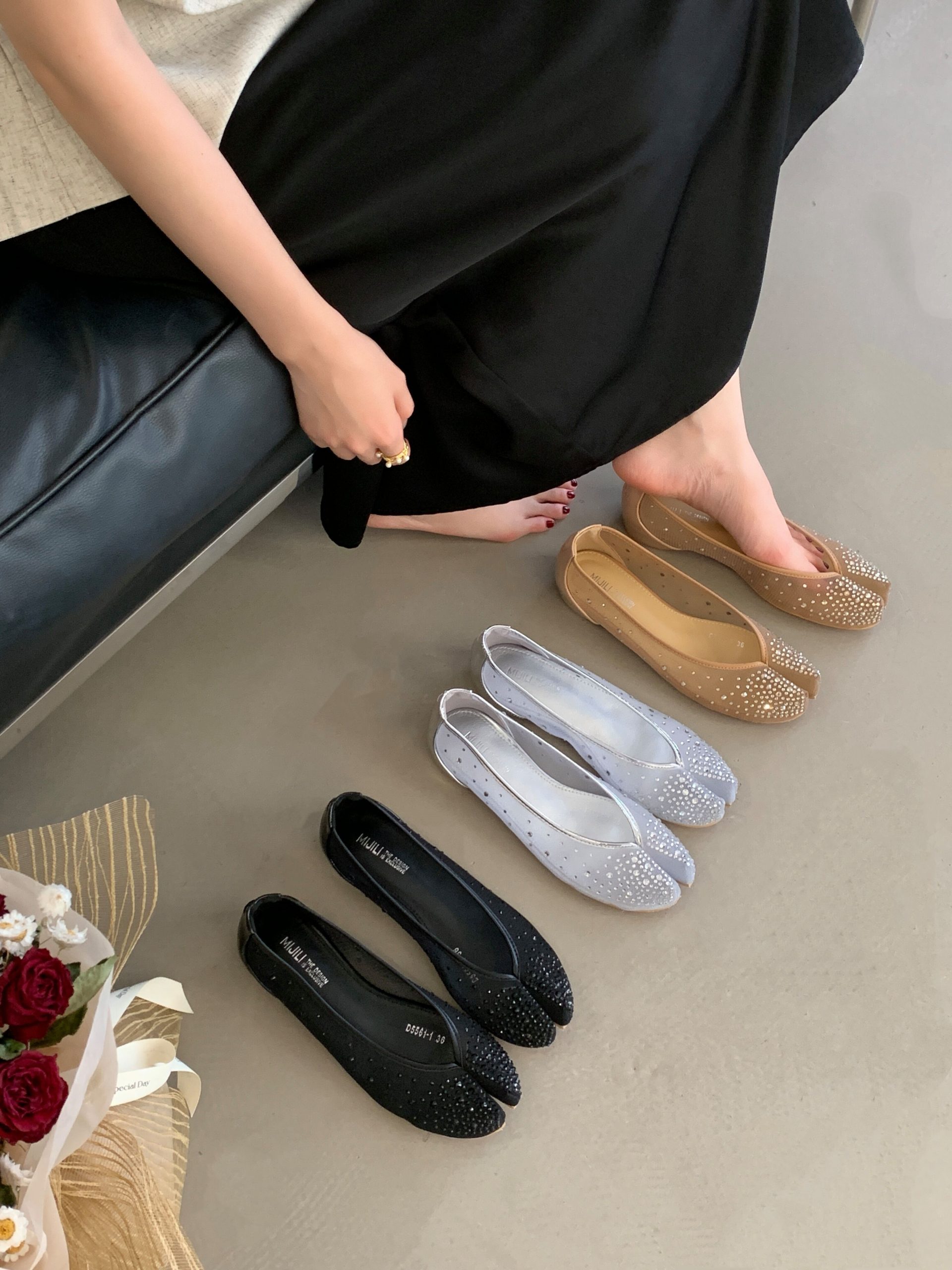2025 Summer New Style Flat Mesh Rhinestone Inner Height Increase Split Toe Women's Shoes Pig Hoof Shoes
